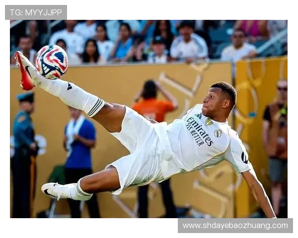 足球明星因涉嫌违法被捕入狱引发球迷热议与媒体关注