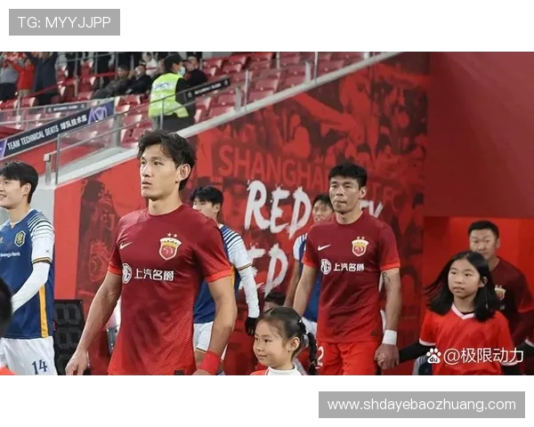 上海足球队逆袭之路揭秘:选拔赛中的拼搏与荣耀 上海足球队逆袭之路揭秘:选拔赛中的拼搏与荣耀
